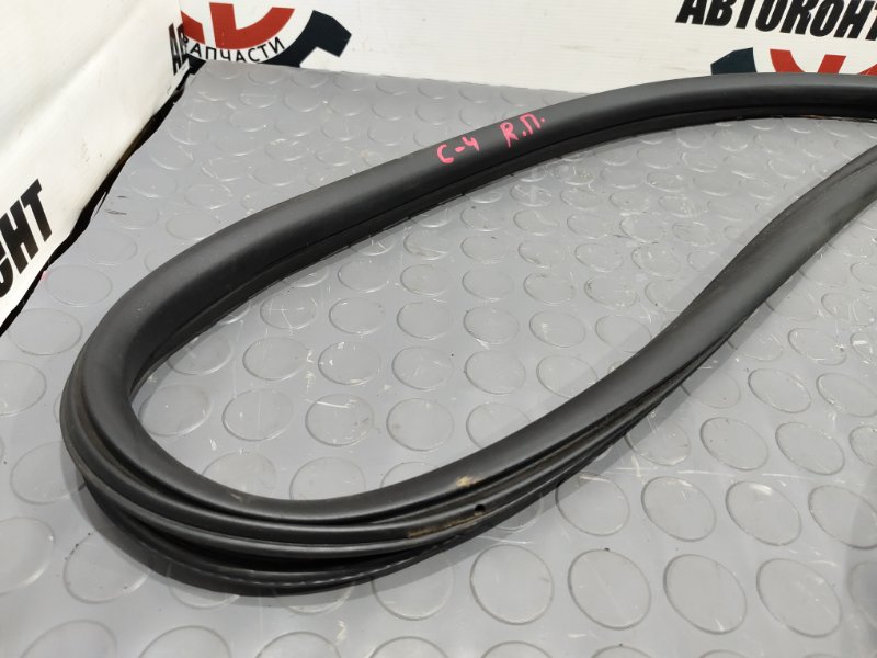 Уплотнительная резинка боковой двери, 1500 рублей, Красноярск