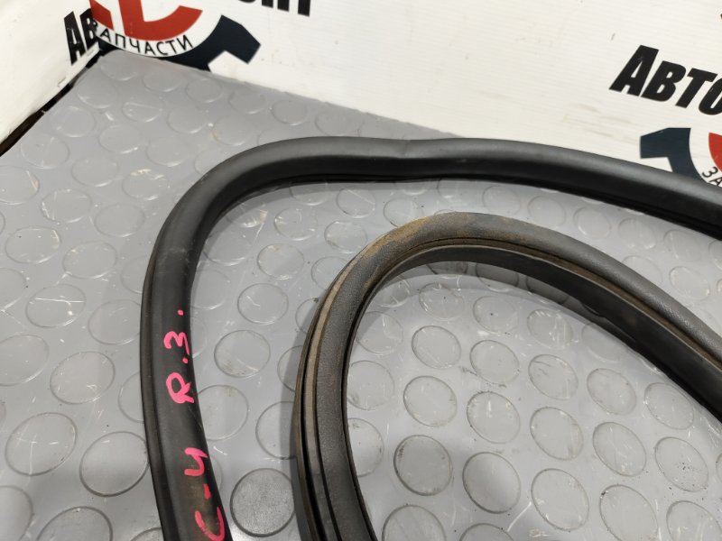 Уплотнительная резинка боковой двери, 1500 рублей, Красноярск