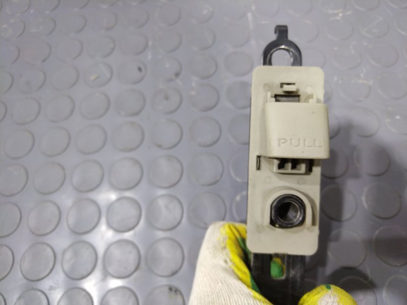 Механизм регулировки ремня безопасности, 500 рублей, Красноярск