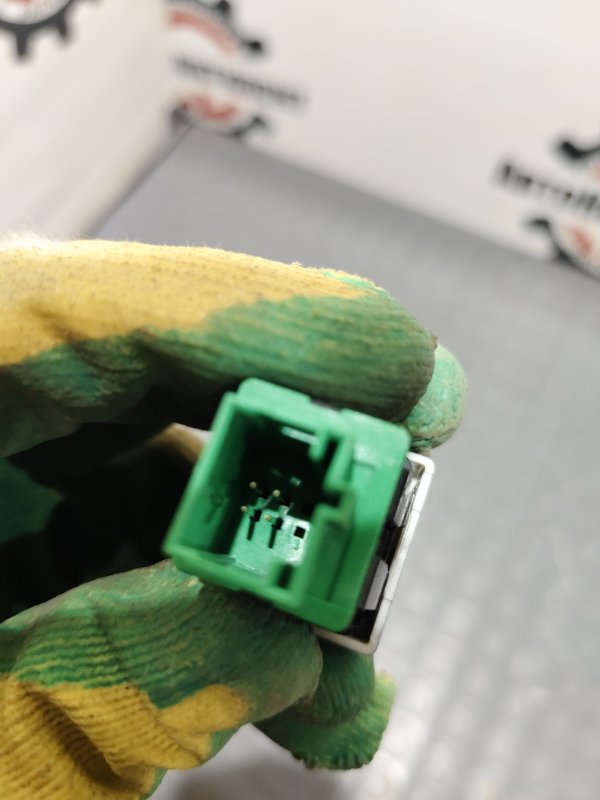 Кнопки в салон, 1000 рублей, Красноярск