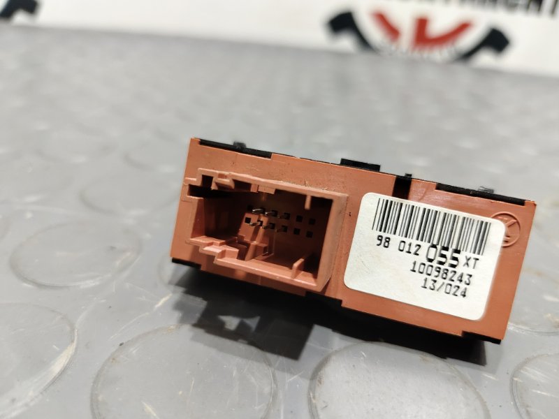 Кнопки в салон, 700 рублей, Красноярск