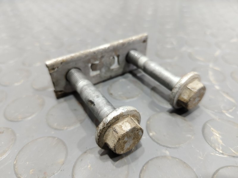 Болт подвески, 500 рублей, Красноярск