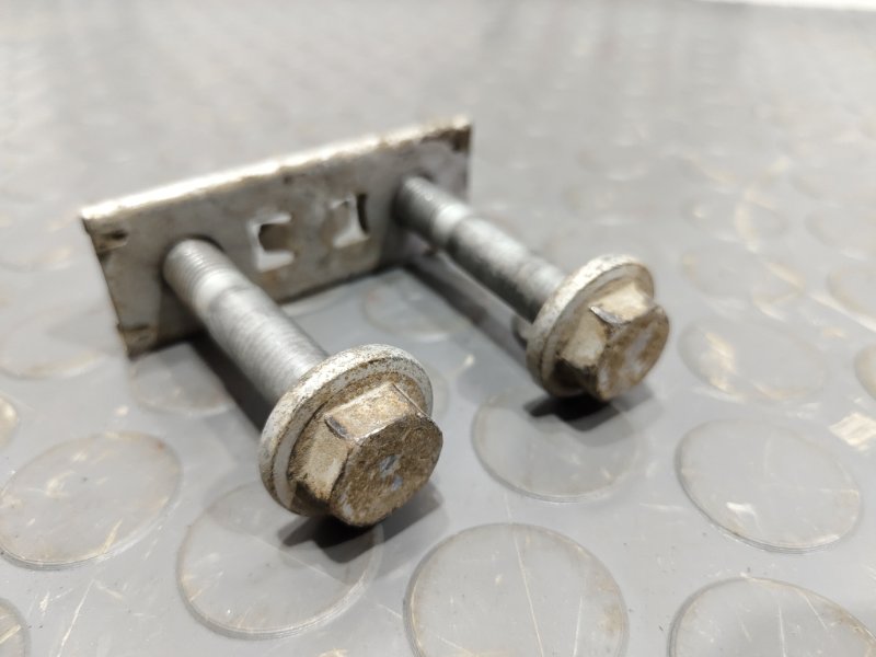 Болт подвески, 500 рублей, Красноярск