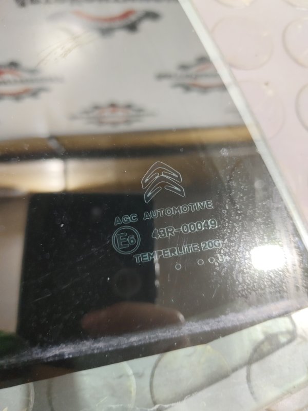 Стекло боковое, 3000 рублей, Красноярск