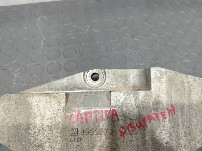 Кронштейн двигателя, 1400 рублей, Красноярск