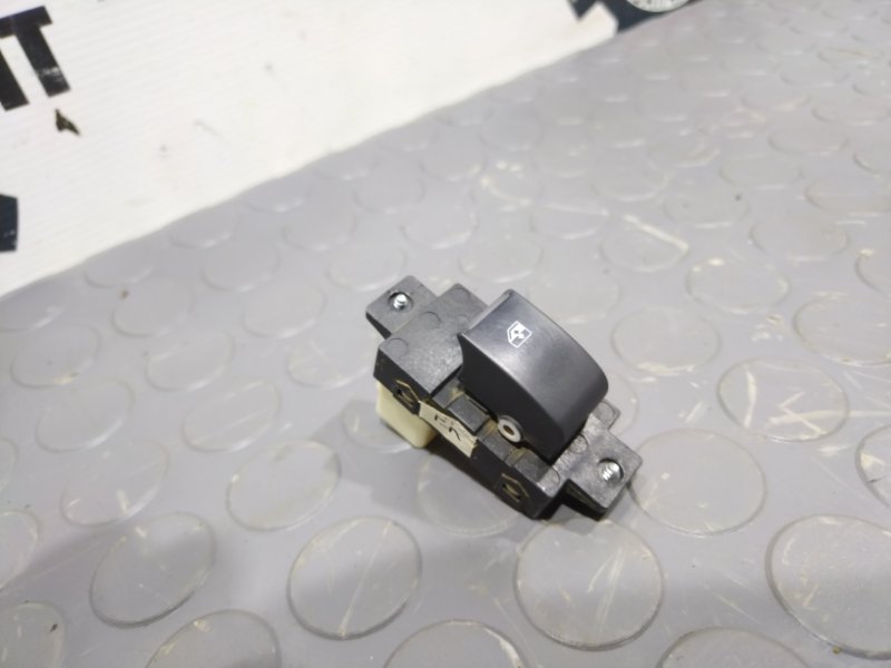 Кнопка стеклоподъемника, 500 рублей, Красноярск