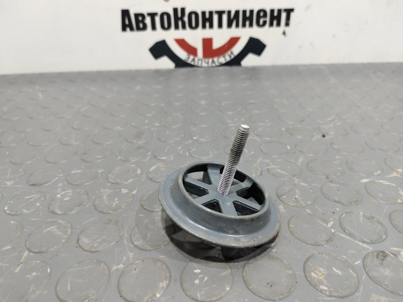 Болт крепления запасного колеса, 500 рублей, Красноярск