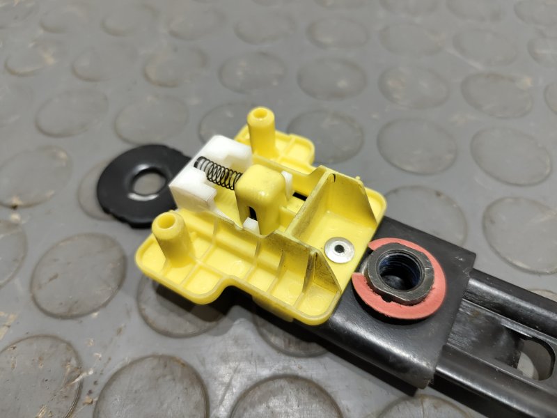 Механизм регулировки ремня безопасности, 500 рублей, Красноярск