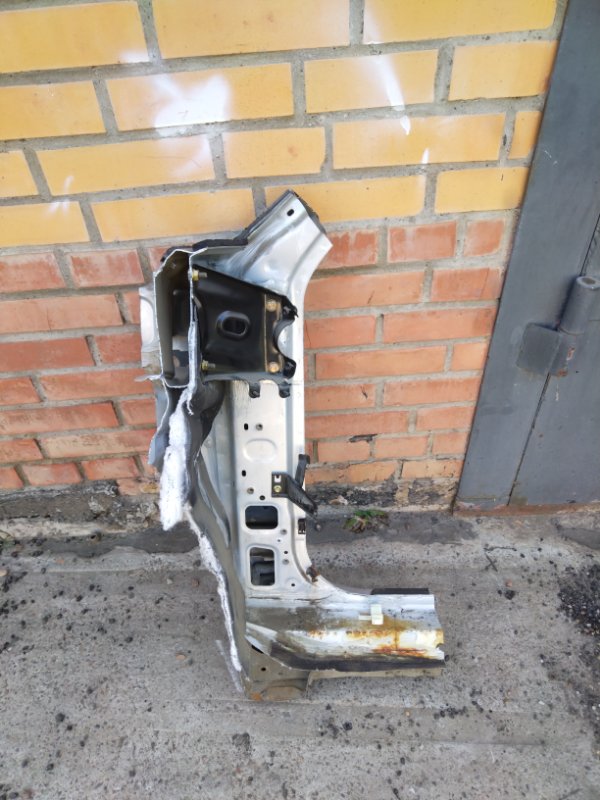 Стойка кузова, 2000 рублей, Красноярск