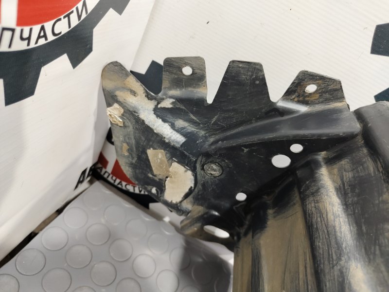 Подкрылок, 1000 рублей, Красноярск