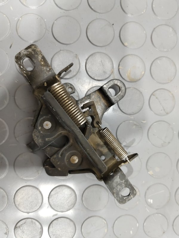 Замок капота, 1000 рублей, Красноярск