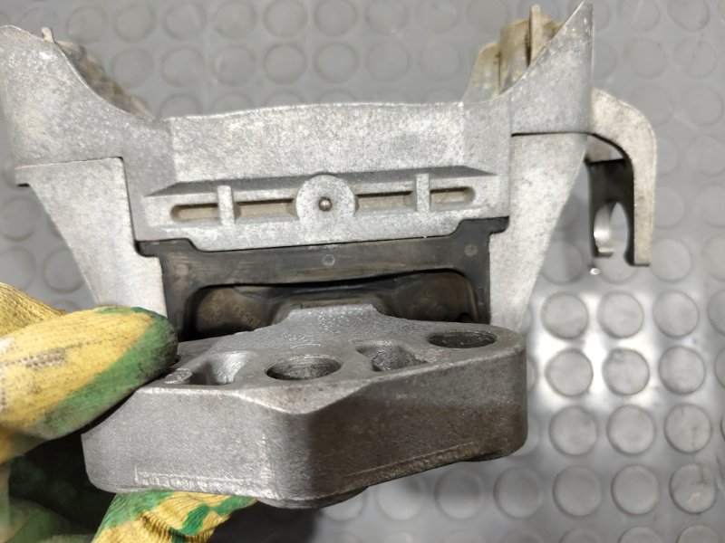 Подушка двигателя, 1000 рублей, Красноярск