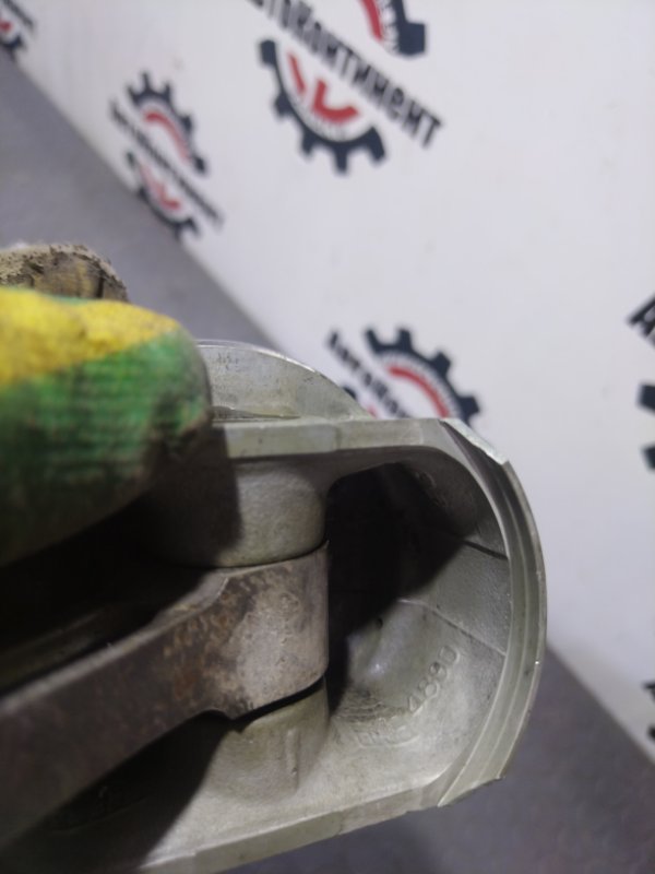 Поршень, 1000 рублей, Красноярск