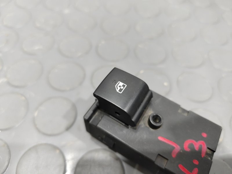 Кнопка стеклоподъемника, 500 рублей, Красноярск