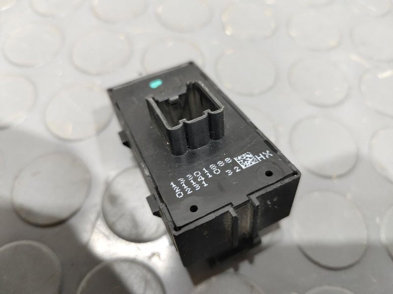 Кнопка стеклоподъемника, 500 рублей, Красноярск