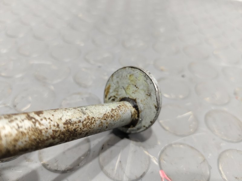 Болт развальный, 500 рублей, Красноярск