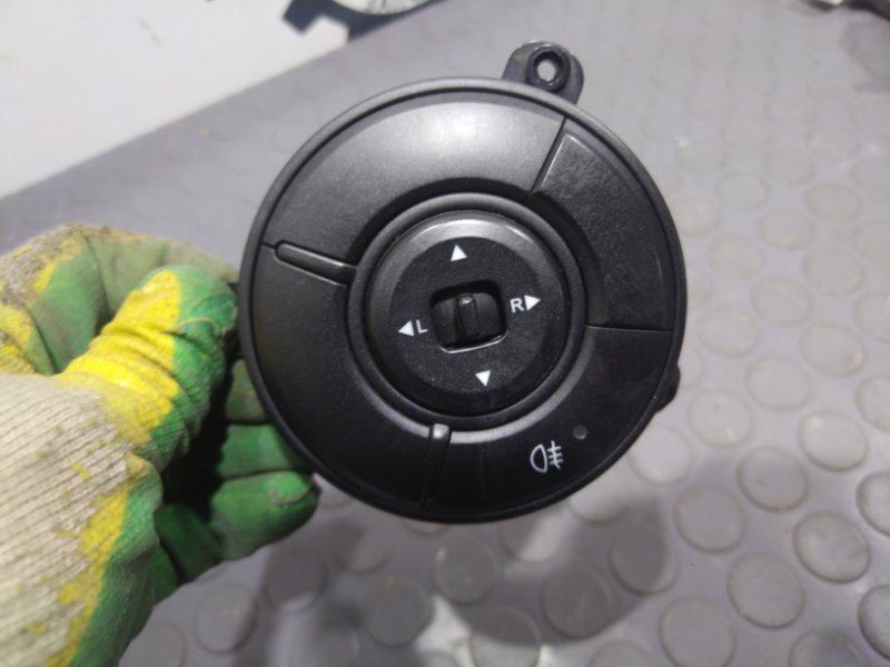 Блок управления зеркалами, 1000 рублей, Красноярск