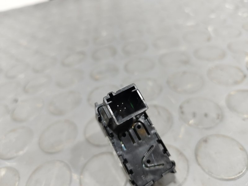 Кнопка стеклоподъемника, 1000 рублей, Красноярск