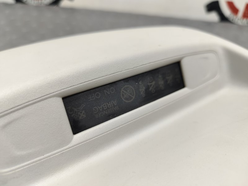 Плафон салона, 2000 рублей, Красноярск