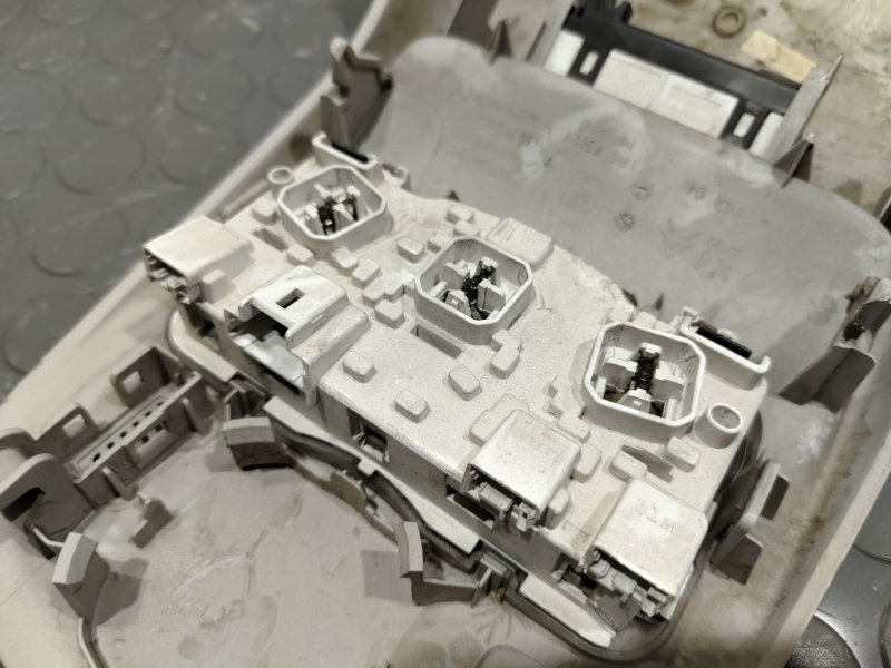 Плафон салона, 2000 рублей, Красноярск