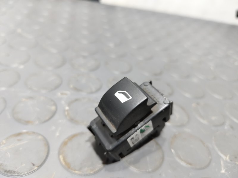 Кнопка стеклоподъемника, 1000 рублей, Красноярск