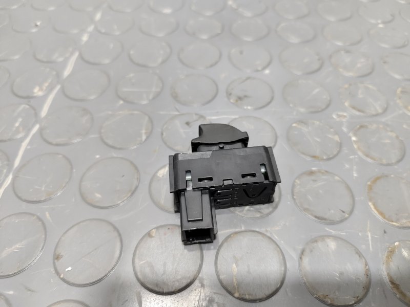 Кнопка стеклоподъемника, 1000 рублей, Красноярск