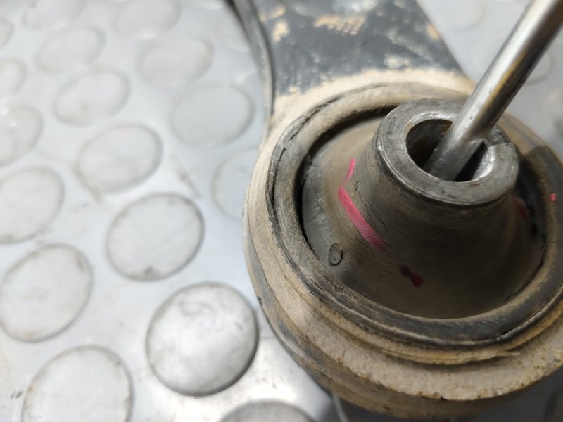 Рычаг подвески, 1000 рублей, Красноярск