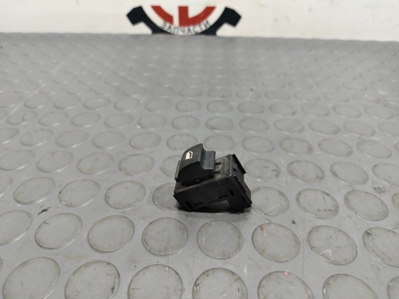 Кнопка стеклоподъемника, 1000 рублей, Красноярск