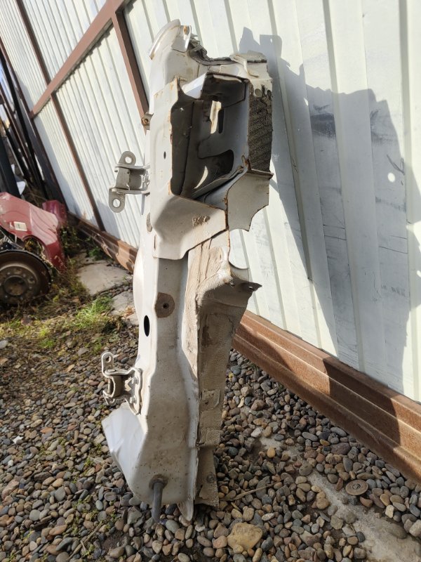 Стойка кузова, 2000 рублей, Красноярск