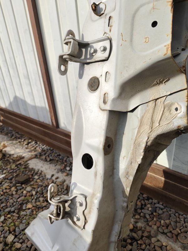 Стойка кузова, 2000 рублей, Красноярск