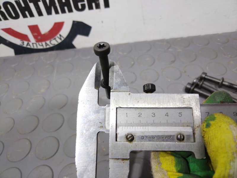 Болт, 300 рублей, Красноярск