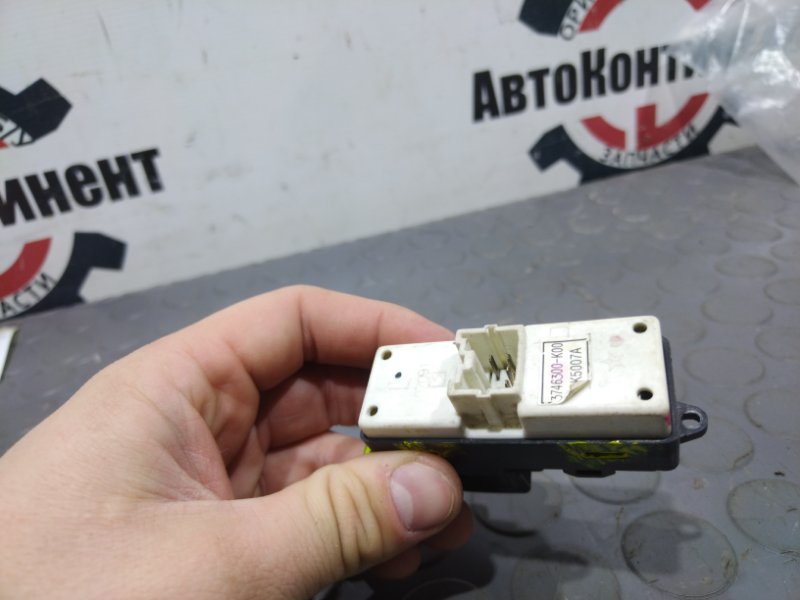 Кнопка стеклоподъемника, 500 рублей, Красноярск