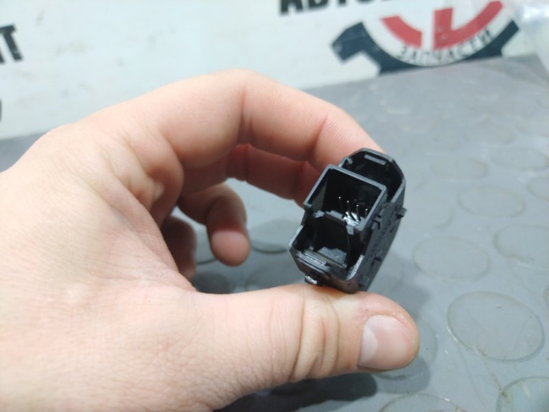 Кнопка стеклоподъемника, 500 рублей, Красноярск