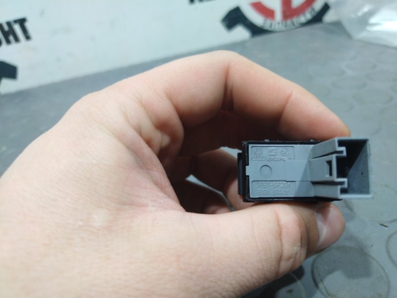 Кнопка стеклоподъемника, 500 рублей, Красноярск