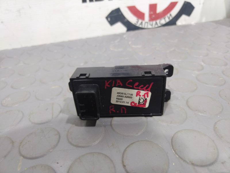 Кнопка стеклоподъемника, 1000 рублей, Красноярск