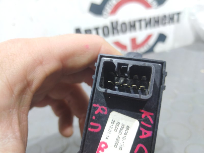 Кнопка стеклоподъемника, 1000 рублей, Красноярск