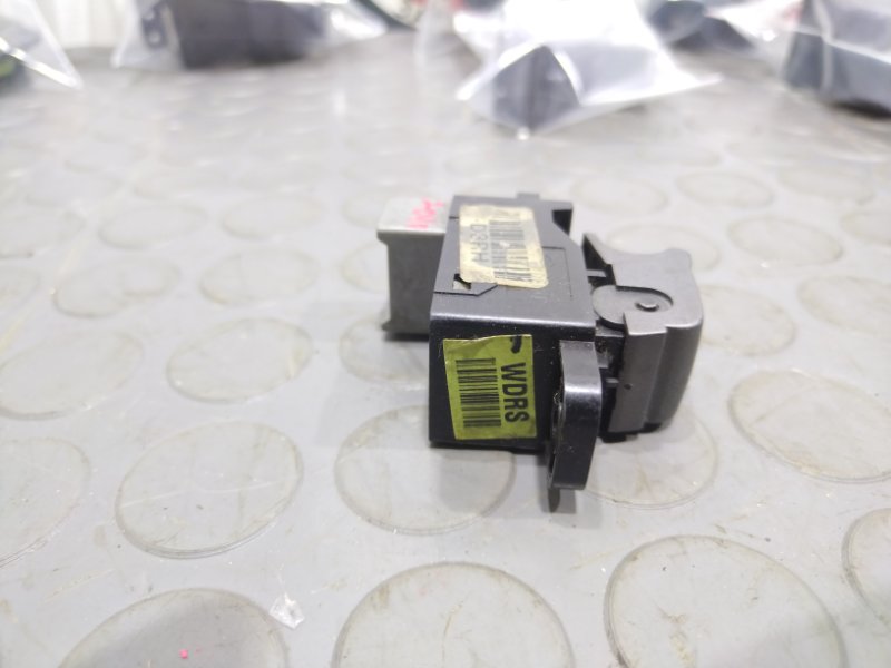 Кнопка стеклоподъемника, 500 рублей, Красноярск