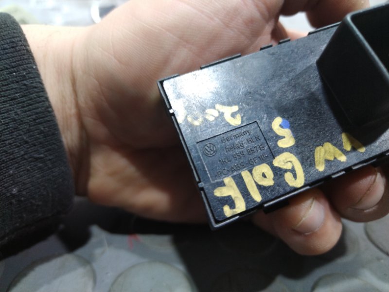 Блок управления стеклоподъемниками, 2000 рублей, Красноярск