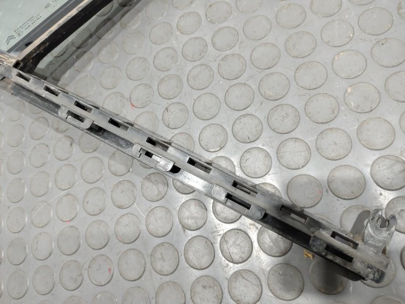 Стекло боковое, 4000 рублей, Красноярск