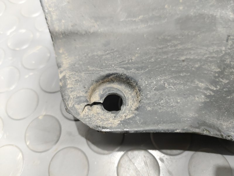 Подкрылок, 2000 рублей, Красноярск