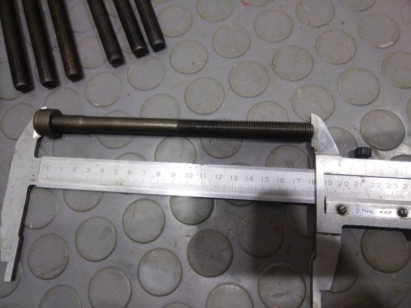 Болт головки блока цилиндров, 100 рублей, Красноярск