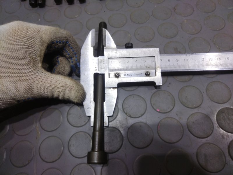 Болт головки блока цилиндров, 100 рублей, Красноярск