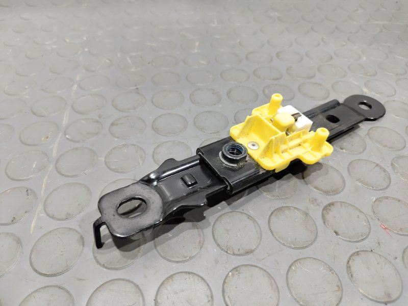 Механизм регулировки ремня безопасности, 500 рублей, Красноярск