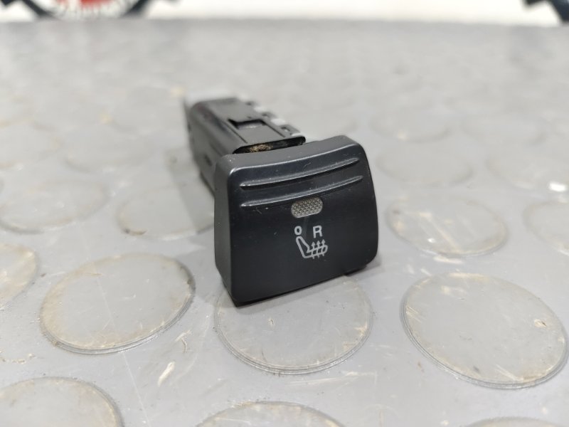 Кнопка обогрева сидений, 800 рублей, Красноярск