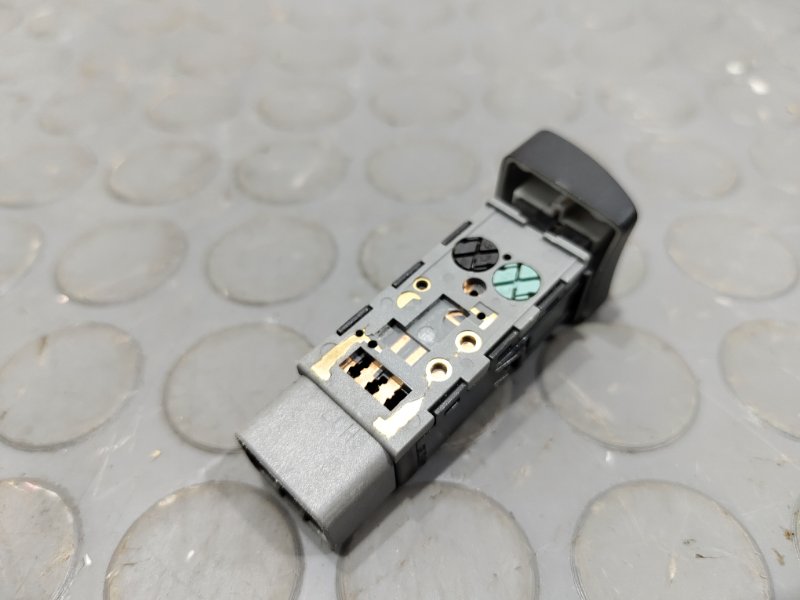 Кнопка обогрева сидений, 800 рублей, Красноярск