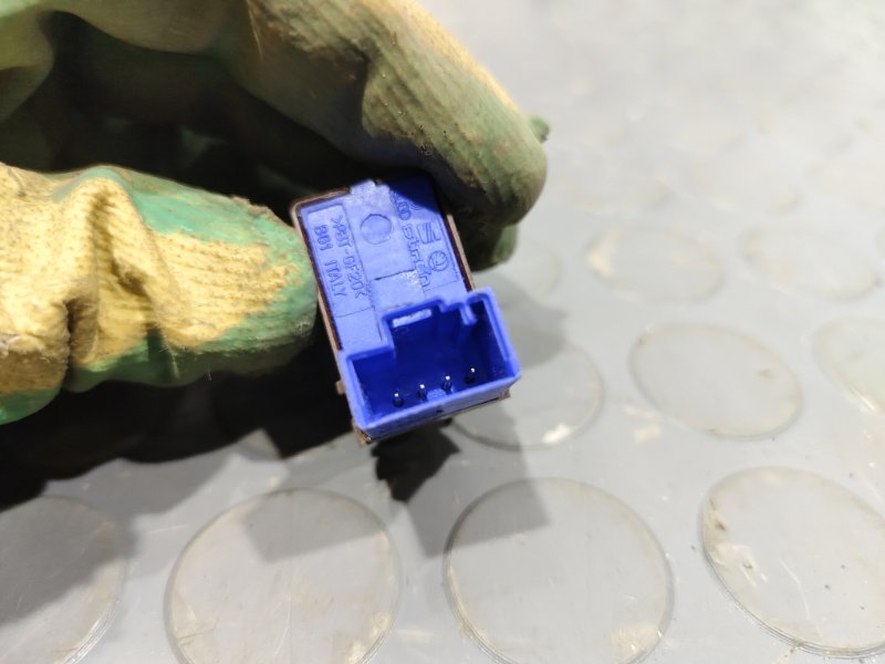 Кнопка открывания бензобака, 500 рублей, Красноярск