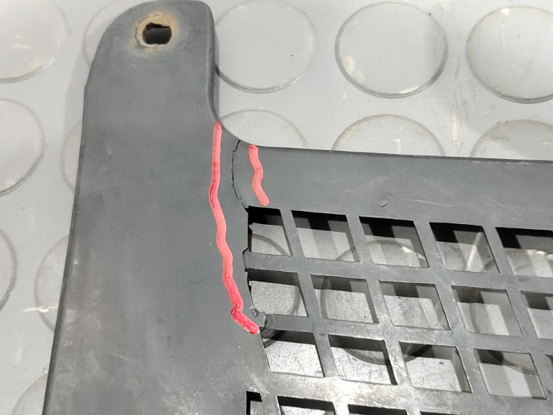 Решетка под лобовое стекло, 2000 рублей, Красноярск