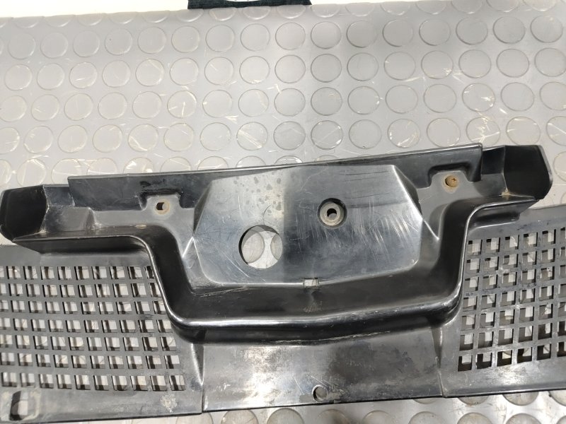 Решетка под лобовое стекло, 2000 рублей, Красноярск