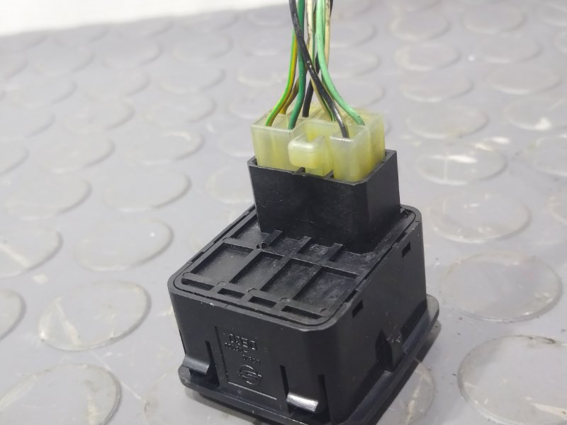 Блок управления зеркалами, 1000 рублей, Красноярск