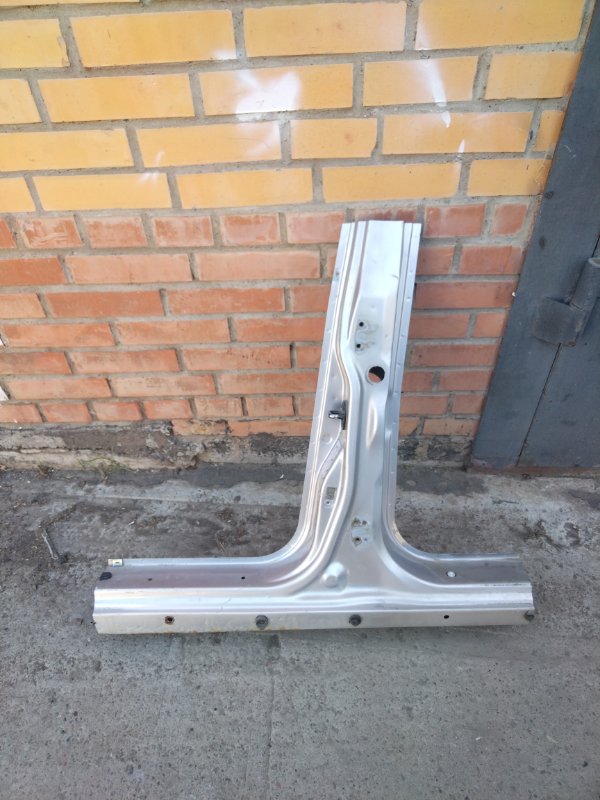 Стойка кузова, 2000 рублей, Красноярск